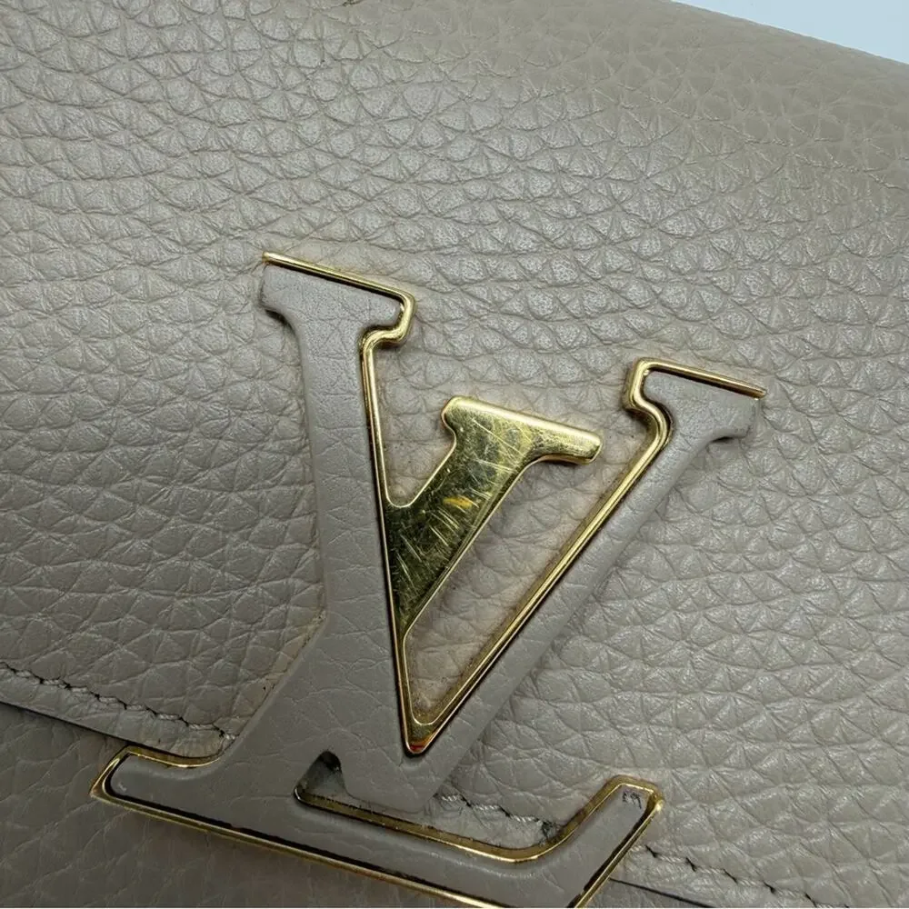 Louis Vuitton Capucines Taurillon Leather Wallet Beige Gold LV Womens